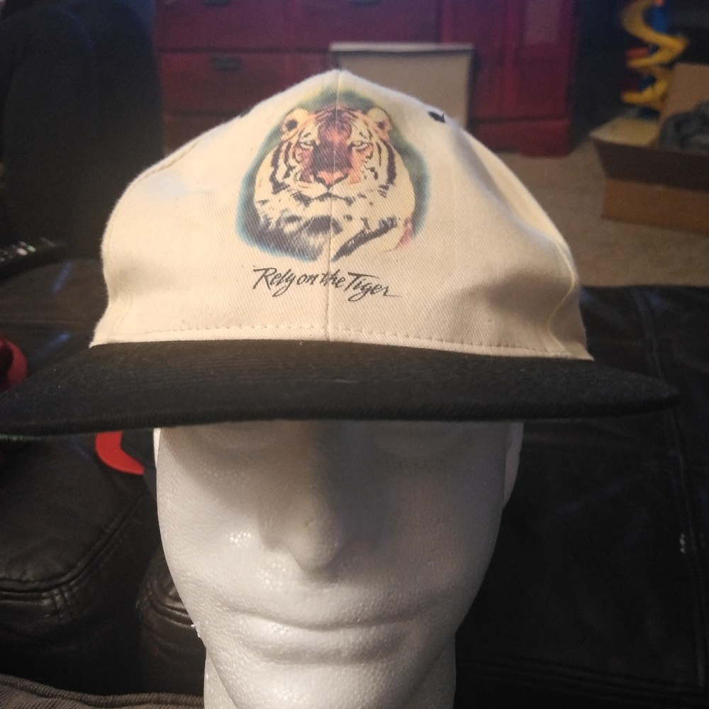 Vintage Rely on the Tiger snapback hat.